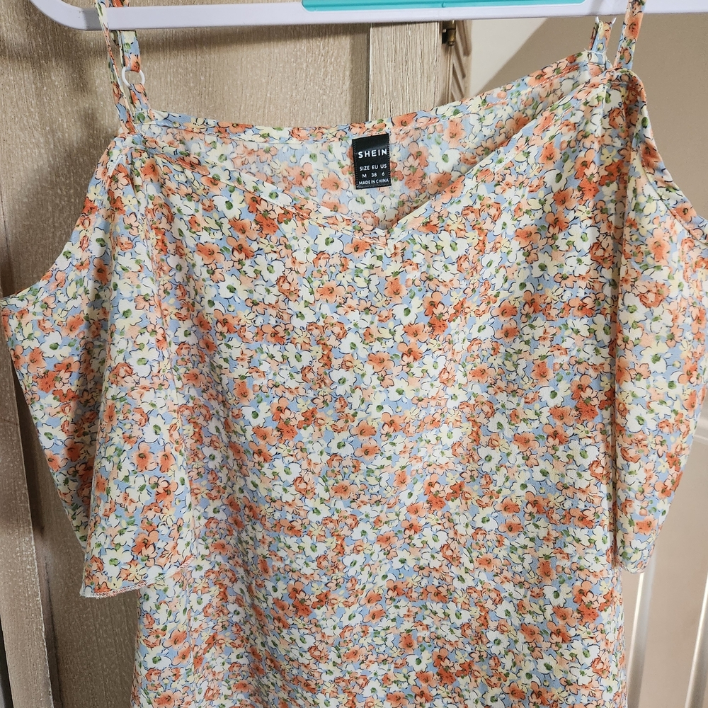 SHEIN Asymmetrical Cream Camisole Sleeveless Top